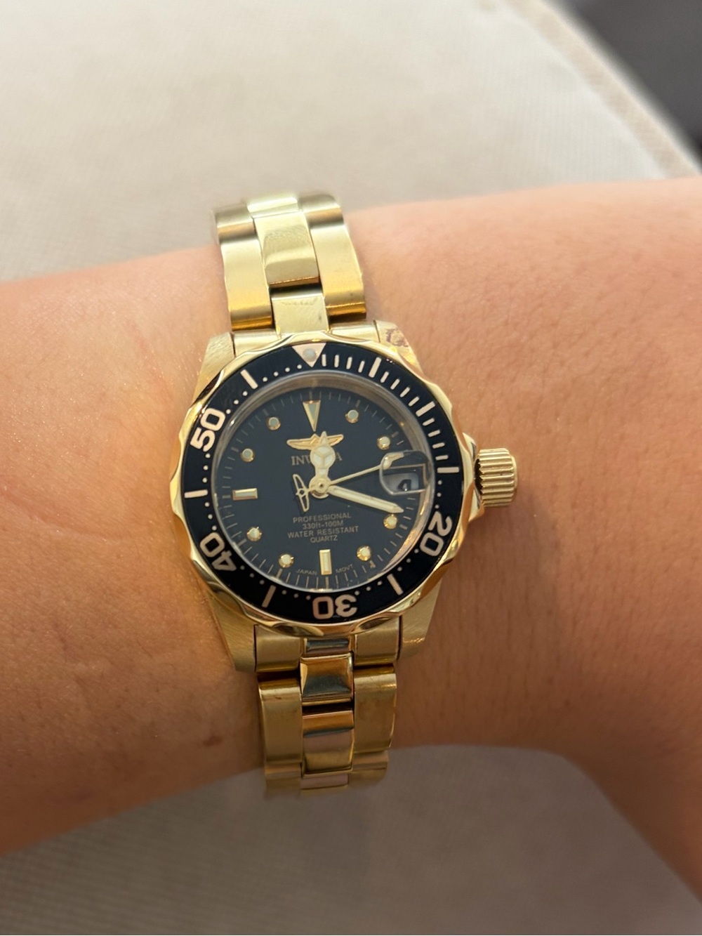 Invicta 8943 watch